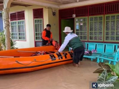 BPBD Solok terus berupaya sigap evakuasi warga yang terdampak banjir