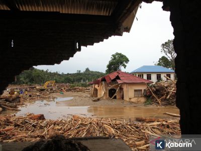 Stop salahkan hujan atas bencana yang terjadi!