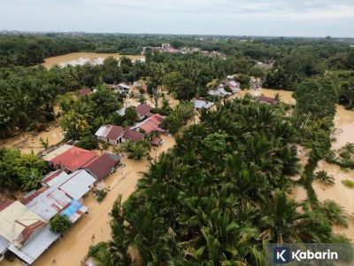 Akses ke sejumlah desa di Aceh Barat masih terputus, meski banjir mulai surut