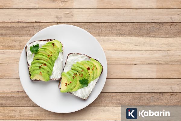 Ini alasan roti panggang alpukat dan selai kacang sering jadi sarapan favorit