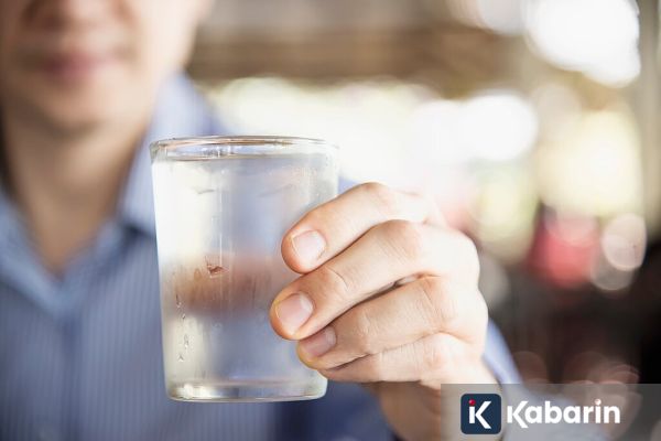 Tips Minum Air yang Tepat Biar Ginjal Sehat