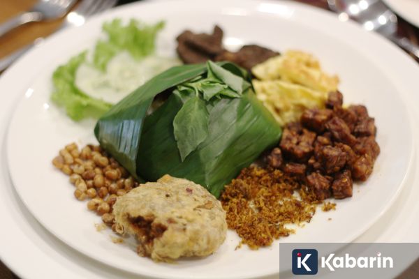 Nasi Ulam Betawi: Kuliner hasil akulturasi yang mulai sulit dicari