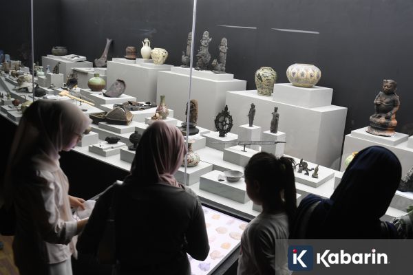 AS Kembalikan Dua Arca Perunggu yang Dicuri dari Indonesia