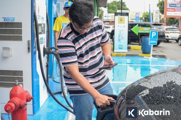 Pakar Otomotif Ingatkan Jangan Lepas Aki EV Saat Mudik