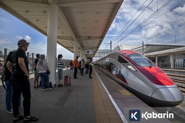 Cara ke Stasiun Whoosh Halim dengan transportasi umum