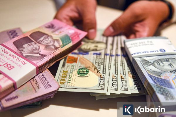 Rupiah Melemah ke Angka Rp16.923 per Dolar AS pada Jumat Pagi