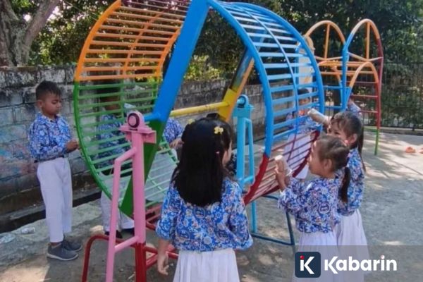 Anak Malas Sekolah Usai Libur? Ini Cara Atasi Post Holiday Blues