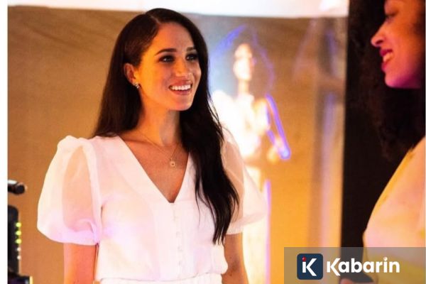 Meghan Markle tampil di Paris Fashion Week dukung Balenciaga