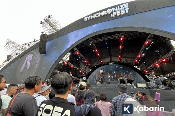 Padi buka hari terakhir Synchronize Fest 2025 dengan lagu 90an & 2000an awal