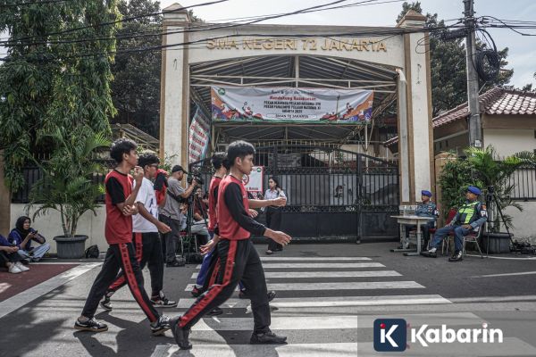 Terduga pelaku ledakan SMAN 72 masih dalam kondisi lemas