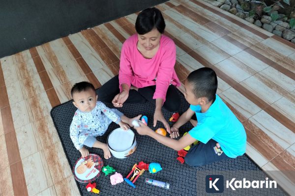 Dinamika Si Anak Tengah dalam Keluarga Menurut Psikolog
