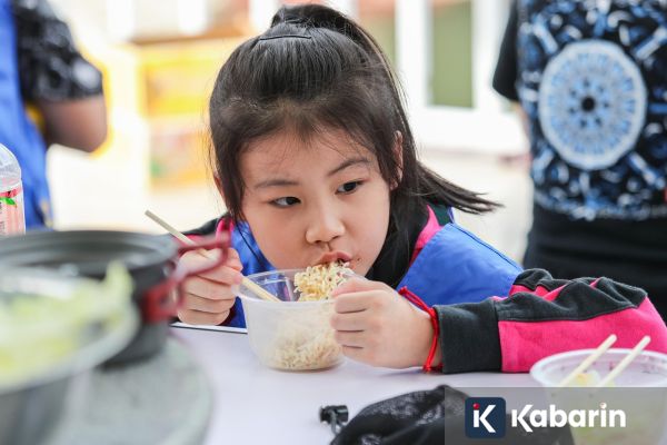 Sederet dampak buruk makan berlebihan pada kesehatan dan psikologis anak