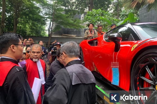 Sidang CPO Makin Panas, Hakim Periksa Ferrari dan Harley Sitaan
