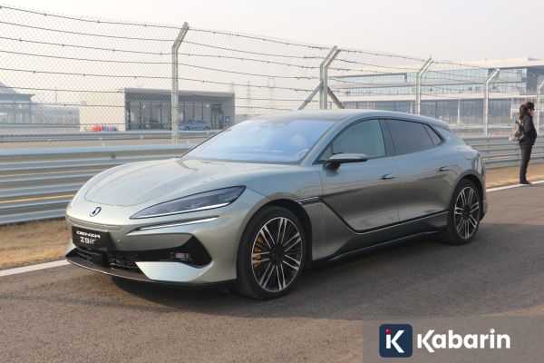 Denza Masuk Eropa, BYD Tantang Mobil Mewah dengan Teknologi Super Cepat