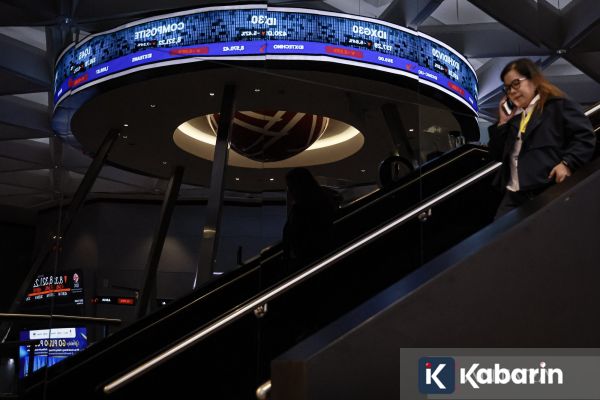 IHSG Sesi I Ditutup Anjlok 2,42 Persen, Investor Masih Minim Keberanian Ambil Risiko