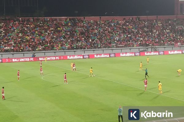 Persebaya Bungkam Bali United 3-1 di Gianyar, Bajul Ijo Naik ke Papan Atas