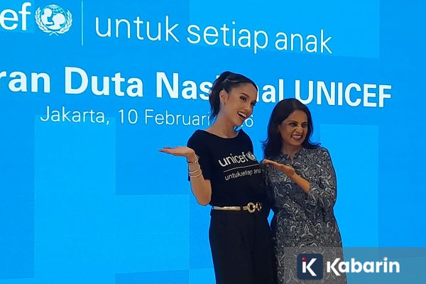 Cinta Laura Sentil Isu Kesehatan Mental Anak di NTT
