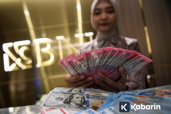 Rupiah Menguat ke Angka Rp16.826 per Dolar AS pada Jumat Pagi