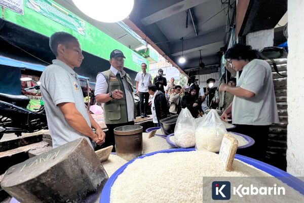 Dua Pasar di Jakarta Disidak Dirut Bulog untuk Stabilkan Harga Pangan
