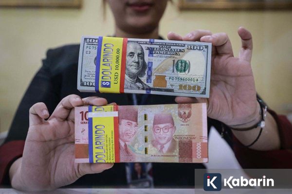 Rupiah Melemah ke Angka Rp16.829 per Dolar AS pada Senin Pagi