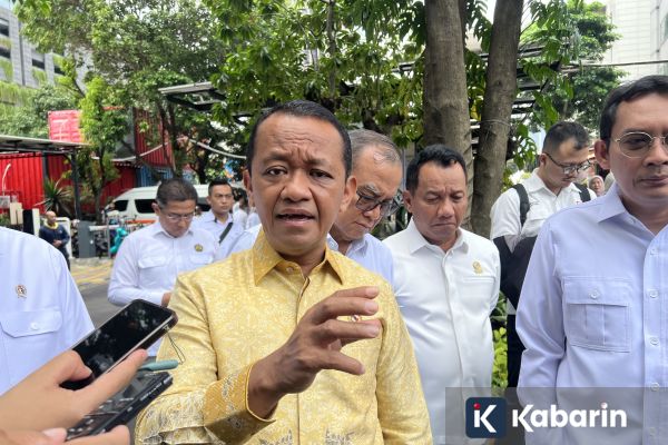 Harga Minyak Dunia Melonjak, Bahlil Percepat Program Campuran Bioetanol ke BBM