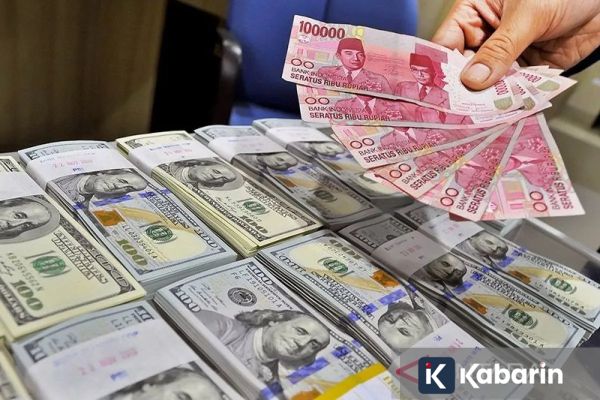 Rupiah Melemah Akibat Selat Hormuz Masih Ditutup