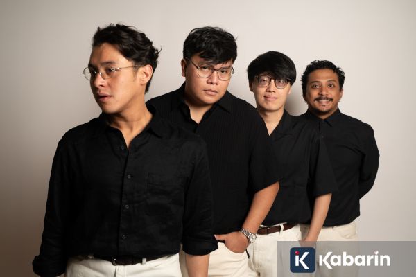 Wijaya 80 dan Sal Priadi Rilis Single Baru "Bulan Bintang, Garis Menyilang"