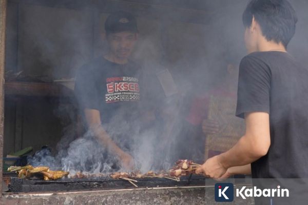 Pedagang Sate Maranggi Purwakarta Naik Omzet 50 Persen saat Libur Lebaran