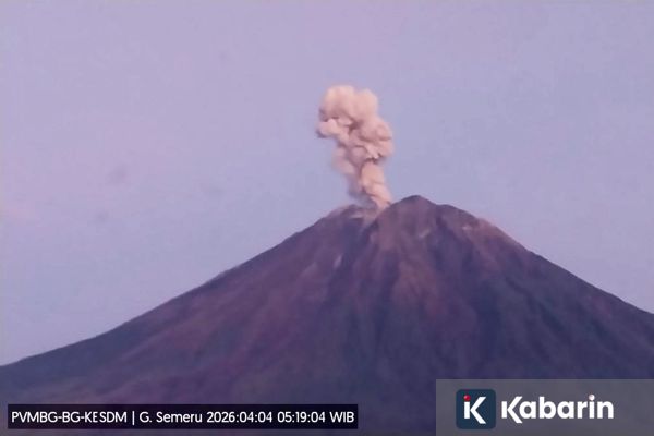 Gunung Semeru Alami Sembilan Kali Erupsi, Letusan Capai 1.000 Meter
