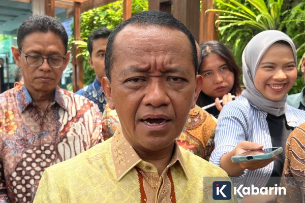 Bahlil Bahas Formulasi Harga BBM Nonsubsidi Bersama Pihak Swasta