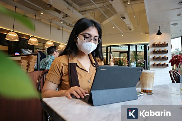 Duduk Tak Ergonomis Dapat Sebabkan Nyeri Pinggang pada Anak Muda