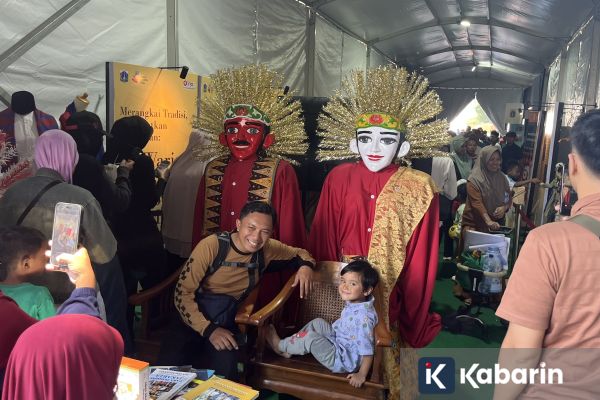 Lapangan Banteng Dipadati Warga saat Hari Terakhir Lebaran Betawi
