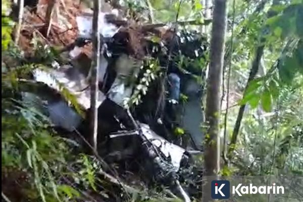 Tim Gabungan Lakukan Evakuasi Korban Kecelakaan Helikopter di Sekadau