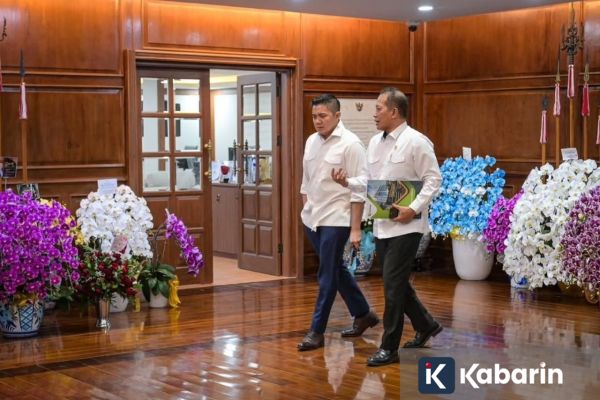 Seskab dan Kemenkop Bahas Rekrutmen 30 Ribu Manajer Kopdes Merah Putih