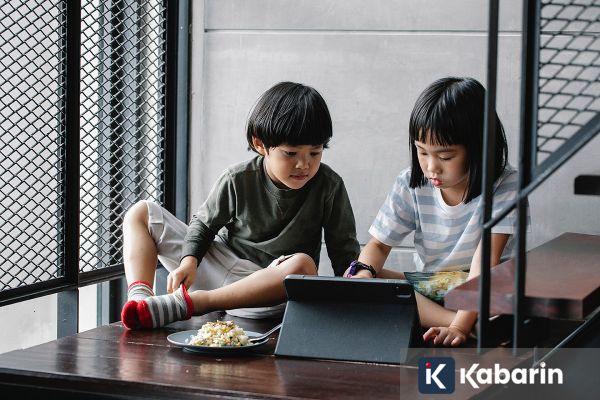 Komisi Eropa Kaji Larangan Media Sosial untuk Anak-anak