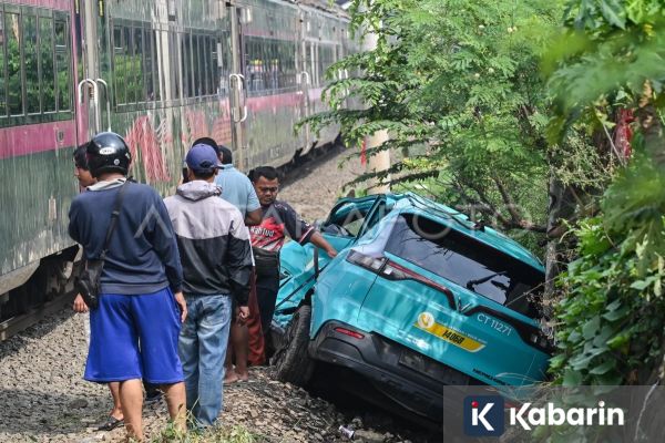 Apakah Mobil Listrik Bisa Mendadak Mati saat Lintasi Rel Kereta?