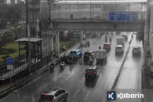 Mayoritas Kota Besar di Indonesia Diprediksi Turun Hujan Hari Ini