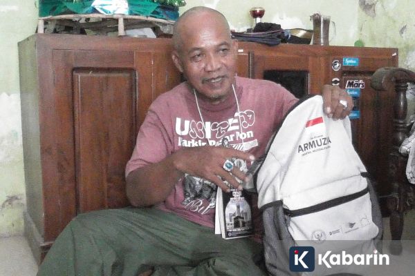 Kisah Tukang Parkir di Banyumas yang Naik Haji dari Hasil Tabungan