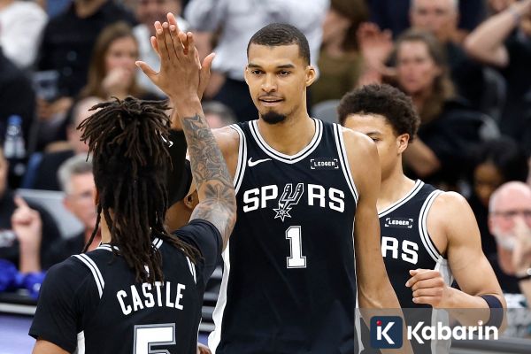 Wembanyama Bawa Spurs Bantai Timberwolves 126-97 di Game 5
