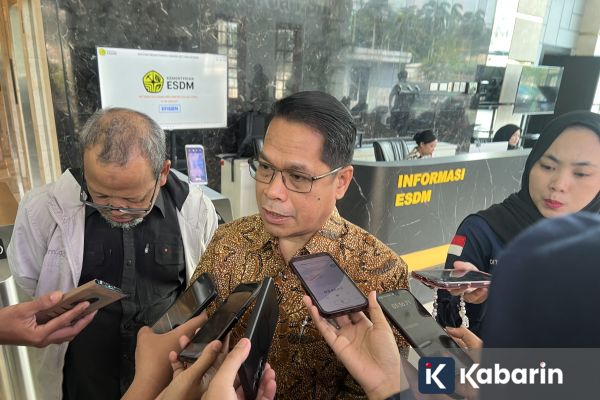 Pemerintah Kaji Dampak Pelemahan Rupiah terhadap Harga BBM dan Subsidi Energi