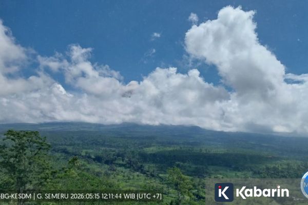 Semeru Erupsi Siang Ini, Aktivitas Warga Dibatasi