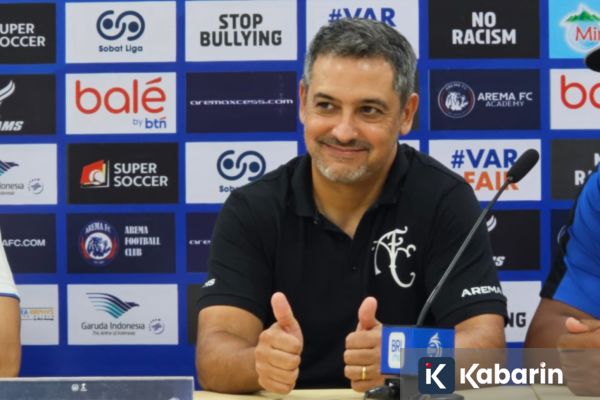 Pelatih Arema Persembahkan Kemenangan atas PSIM untuk Suporter