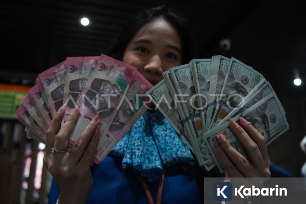 Kurs Offshore Sentuh Rp17.800, Ekonom Nilai Rupiah Hadapi Banyak Tekanan
