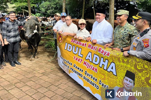 Prabowo Bagikan 109 Hewan Kurban untuk Warga Sekitar Kediamannya di Bogor