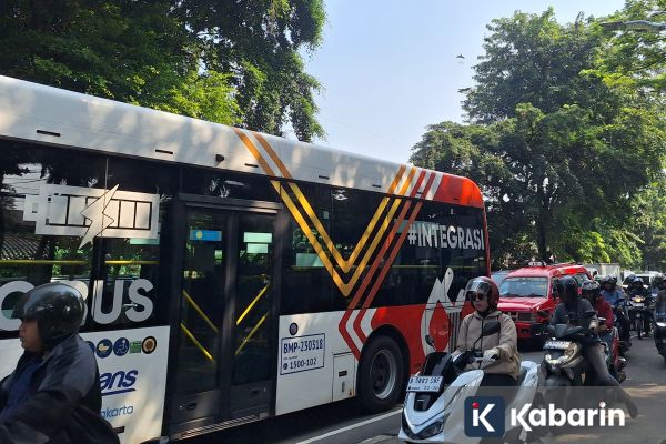 Transjakarta Beroperasi Lagi Usai Jalan Lenteng Agung Dibuka