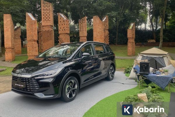 BYD M6 DM Resmi Dijual, Harga Mulai dari Rp298 Juta
