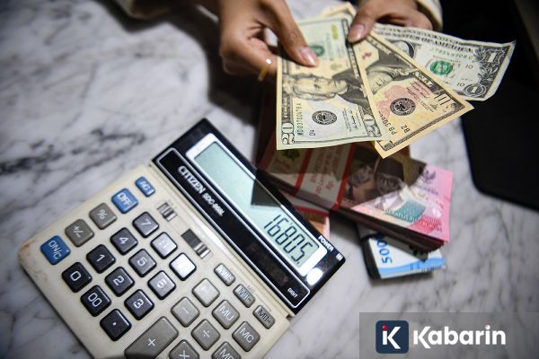 Rupiah Ditutup Melemah ke Rp17.762 per Dolar AS