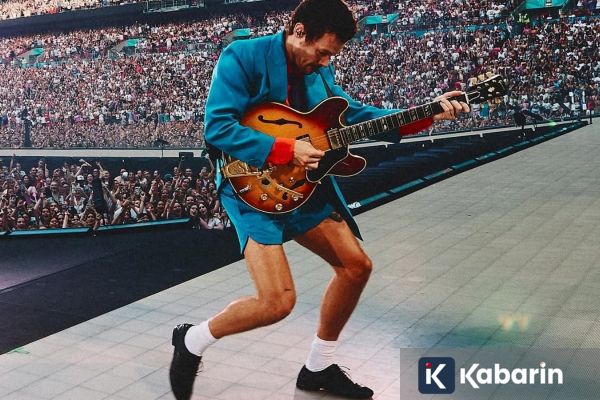 Harry Styles Tumbang di Panggung saat Konser di London