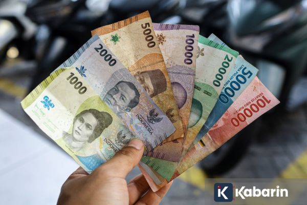 Rupiah Melemah ke Angka Rp17.995 per Dolar AS pada Kamis Sore