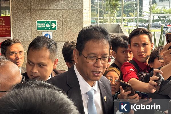 Menkeu Proyeksikan Defisit APBN 2026 Melebar Jadi Rp734,3 Triliun
